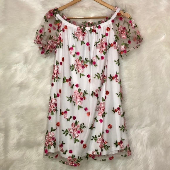 Sheer Tulle Floral Embroidery Off the Shoulder - Picture 3 of 4